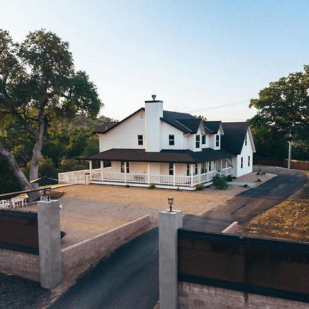 Wine Country Modern Farmhouse With Heated Pool, Hot Tub, Cybertruck Пасо Роблес Екстериор снимка