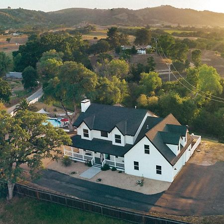 Wine Country Modern Farmhouse With Heated Pool, Hot Tub, Cybertruck Пасо Роблес Екстериор снимка