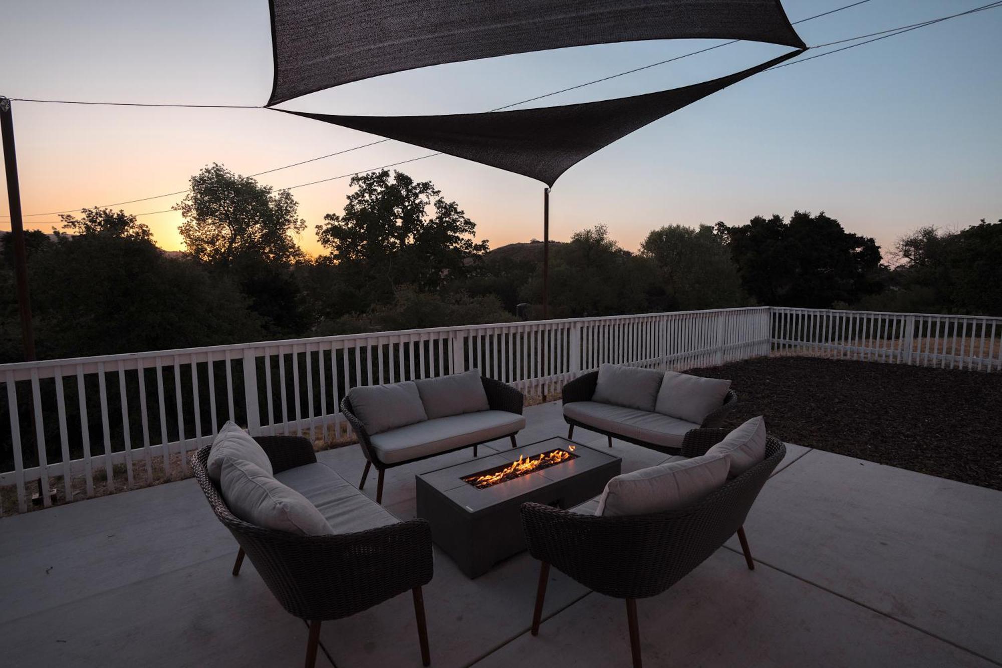 Wine Country Modern Farmhouse With Heated Pool, Hot Tub, Cybertruck Пасо Роблес Екстериор снимка